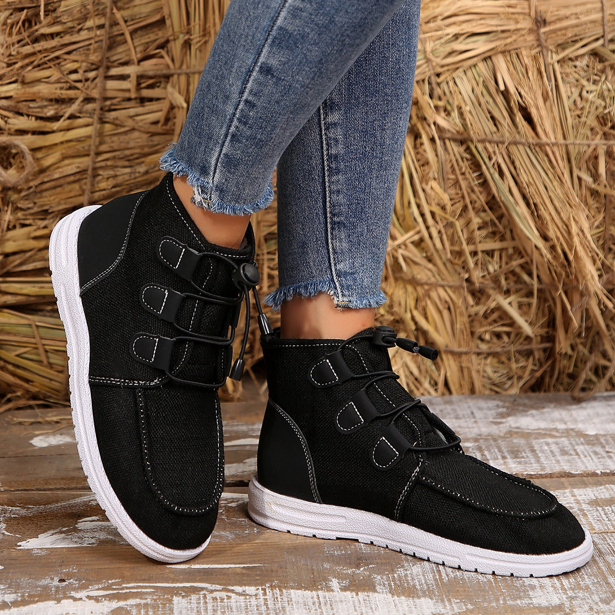 Lace-Up Round Toe Flat Sneakers